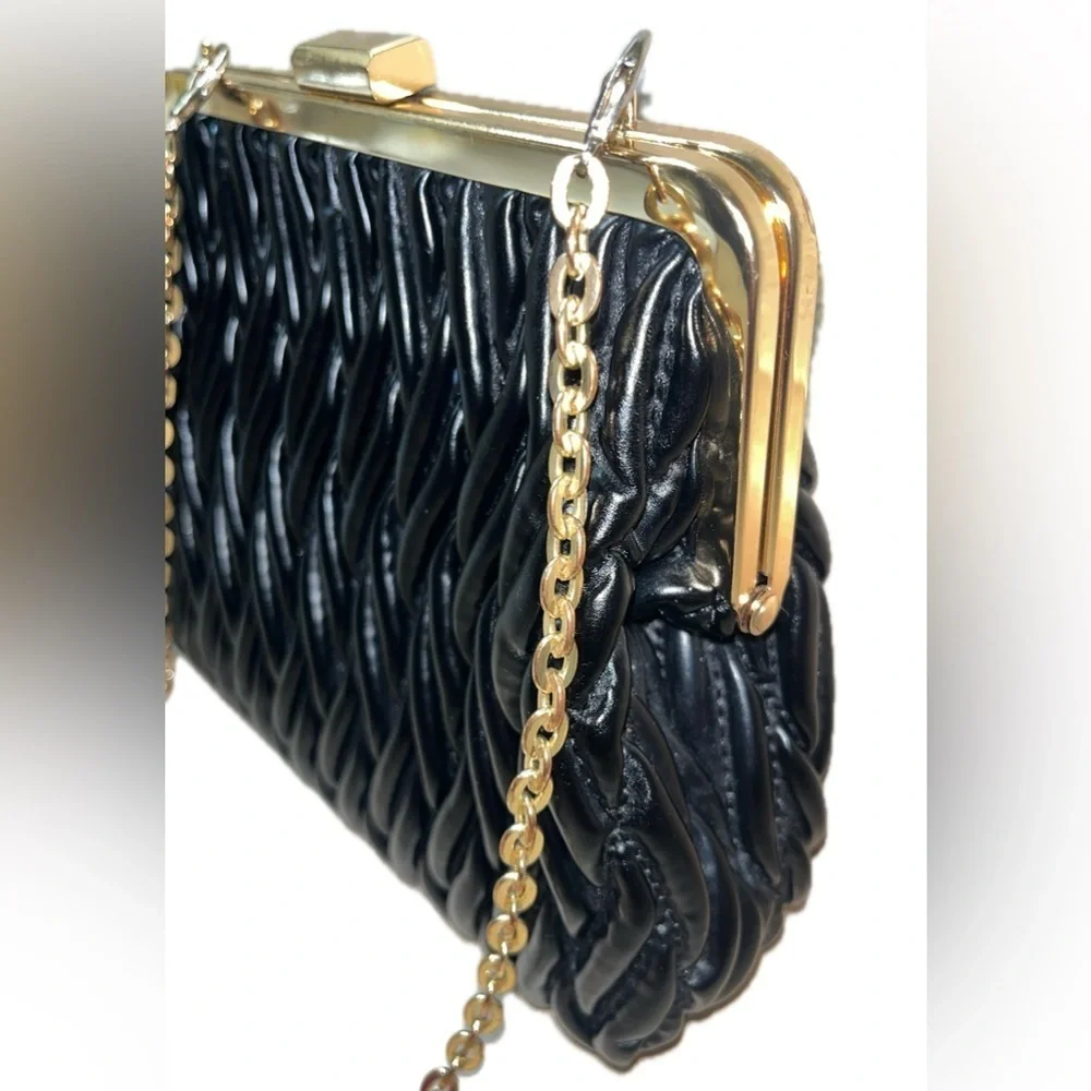 Women’s Evening Party Clutch With Gold-tone Chain Strap, Black Quilted - Picture 3 of 9